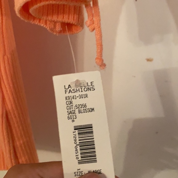 Sweater - Picture 4 of 4